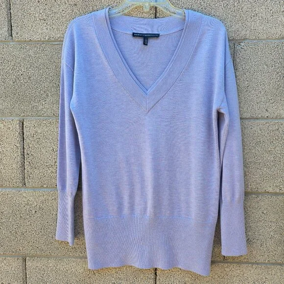 White House Black Market Size S Light Purple Lavender V Neck Sweater Top - Picture 1 of 8